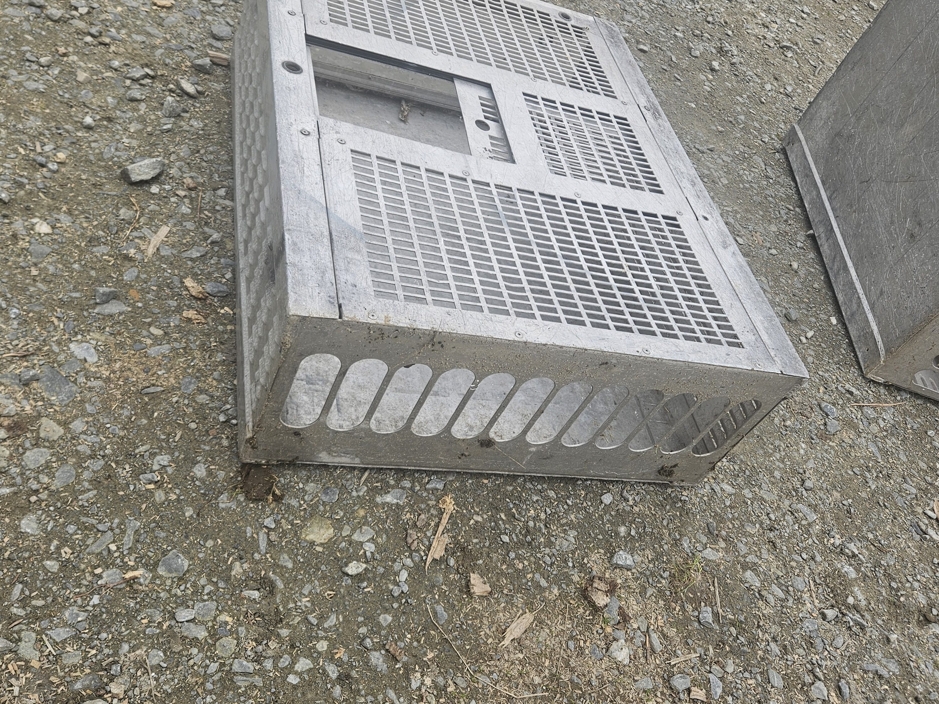 Aluminium Training Hamper - Used But In Great Condition - Made By Universal Pigeon Products - Image 3